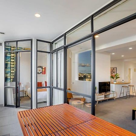 Spacious Character Apartment Оукланд Екстериор снимка