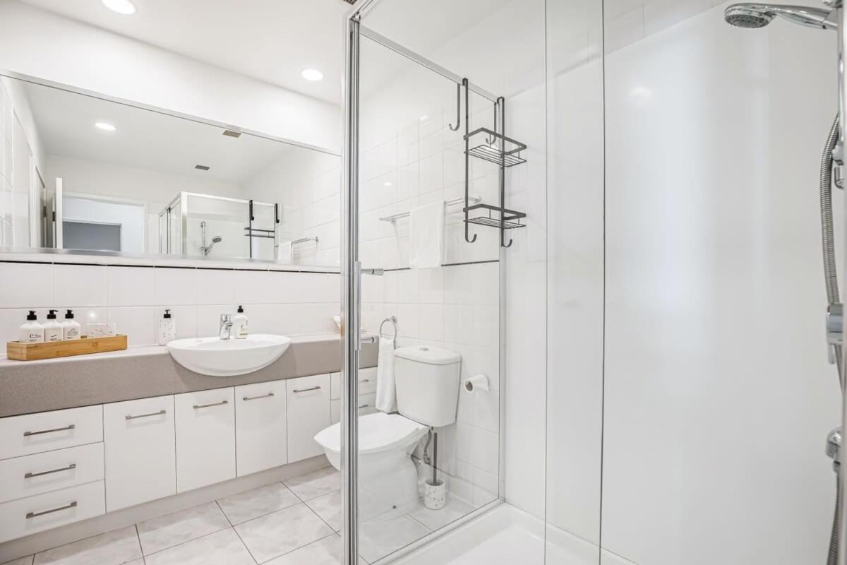 Spacious Character Apartment Оукланд Екстериор снимка