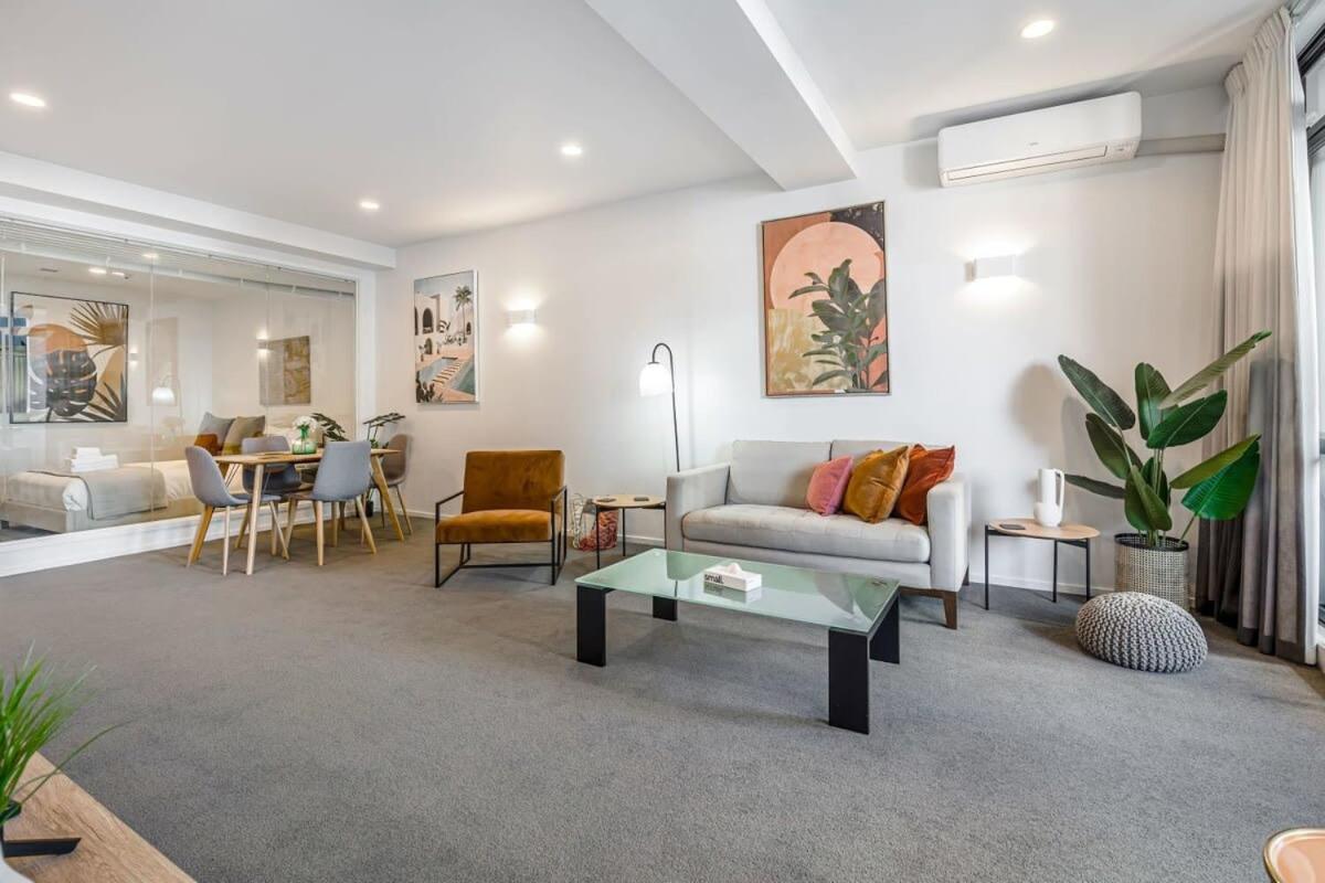 Spacious Character Apartment Оукланд Екстериор снимка