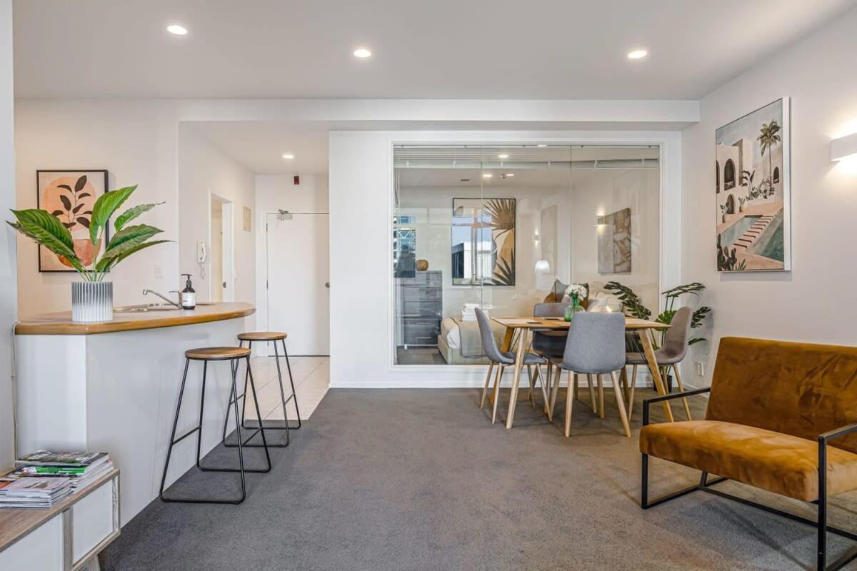 Spacious Character Apartment Оукланд Екстериор снимка